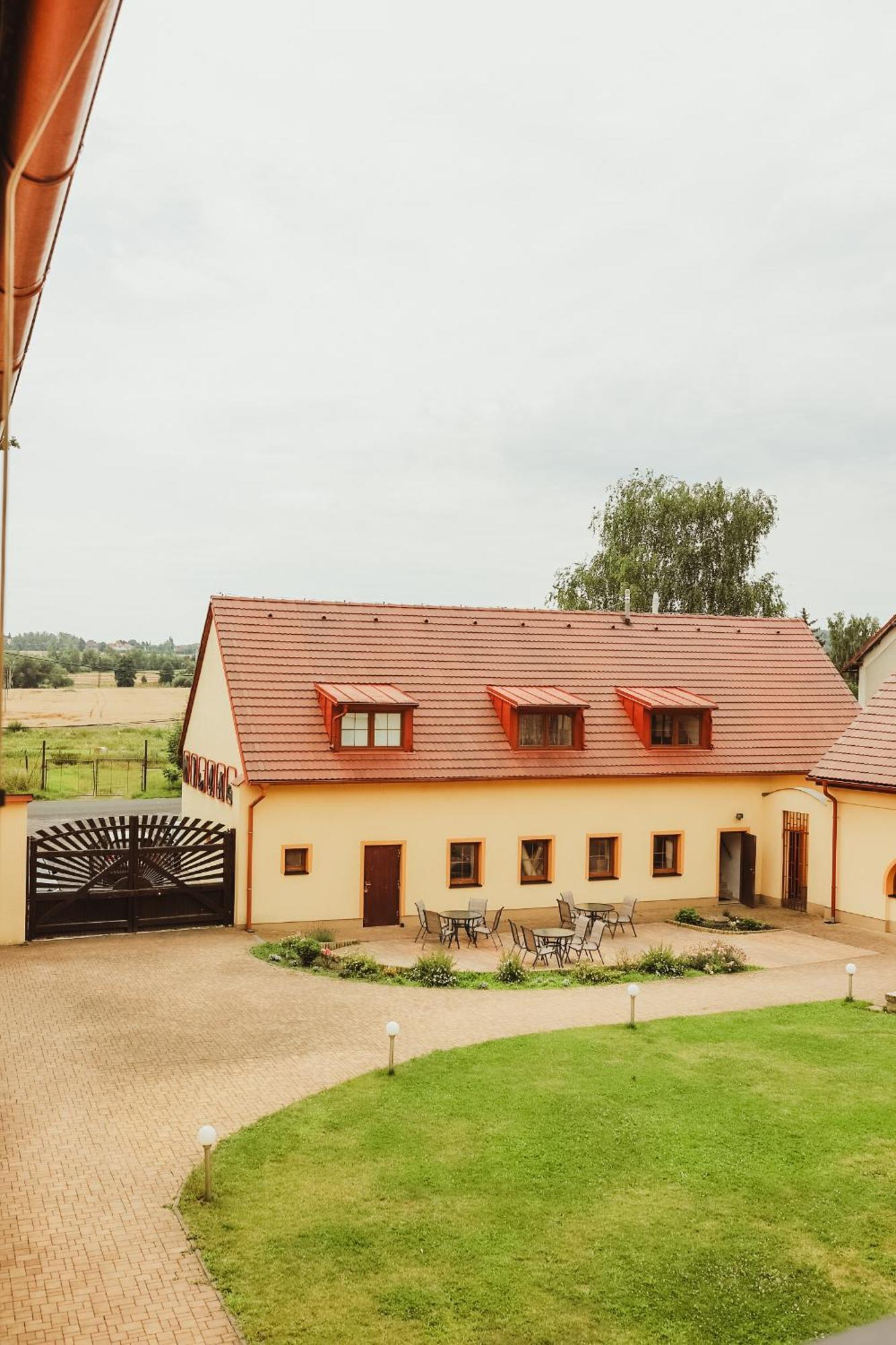 Sport - Relax Buky Hotell Františkovy Lázně Exteriör bild