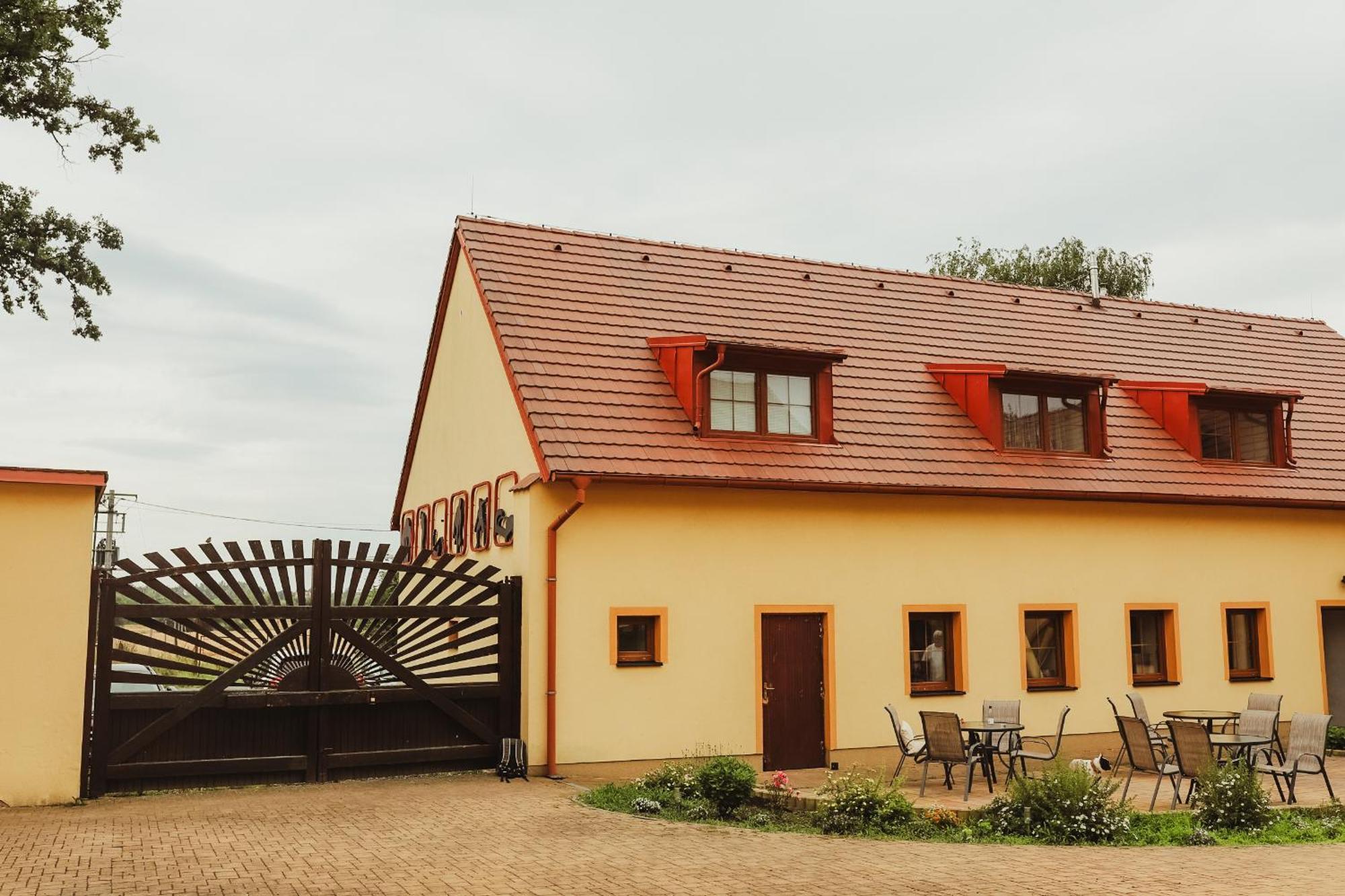 Sport - Relax Buky Hotell Františkovy Lázně Exteriör bild